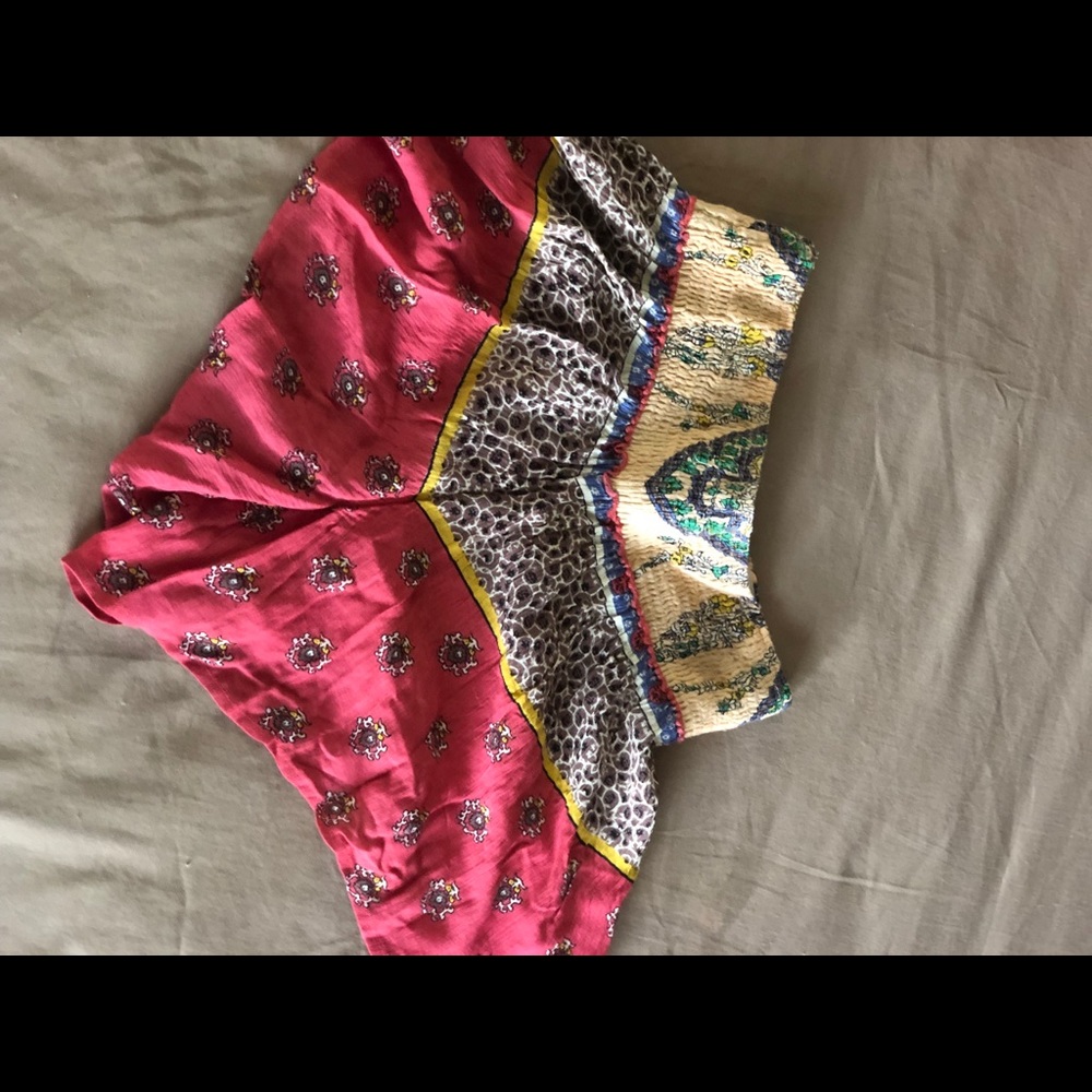Shorts - Picture 3 of 3